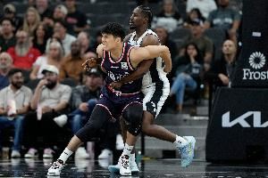 敢打敢拼！陈国豪3场季前赛合计拿下33分 位列龙狮国内球员第一图片