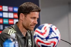 阿隆索：致力整体防守没特殊安排盯防亚马尔，享受此刻但保持冷静